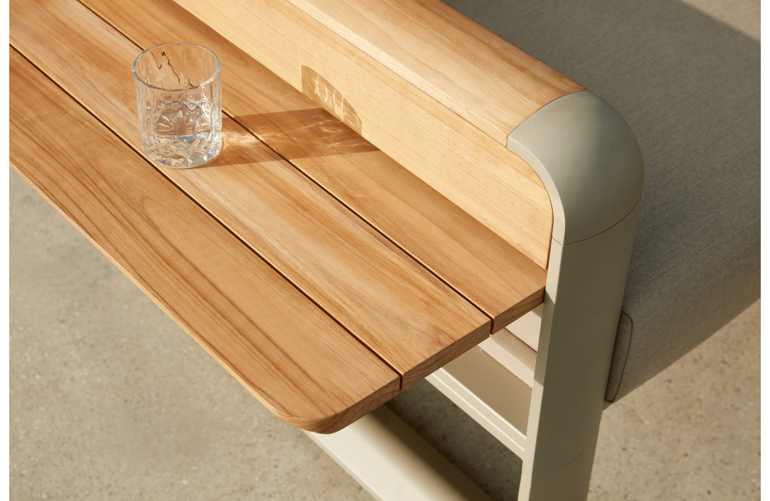 Lounge set (with cushions) HIGOLD NOTTINGHAM 207720 (20772001 (2 pcs) / 20772201 (1 pc) / 20774001 (1 pc) / TAUPE