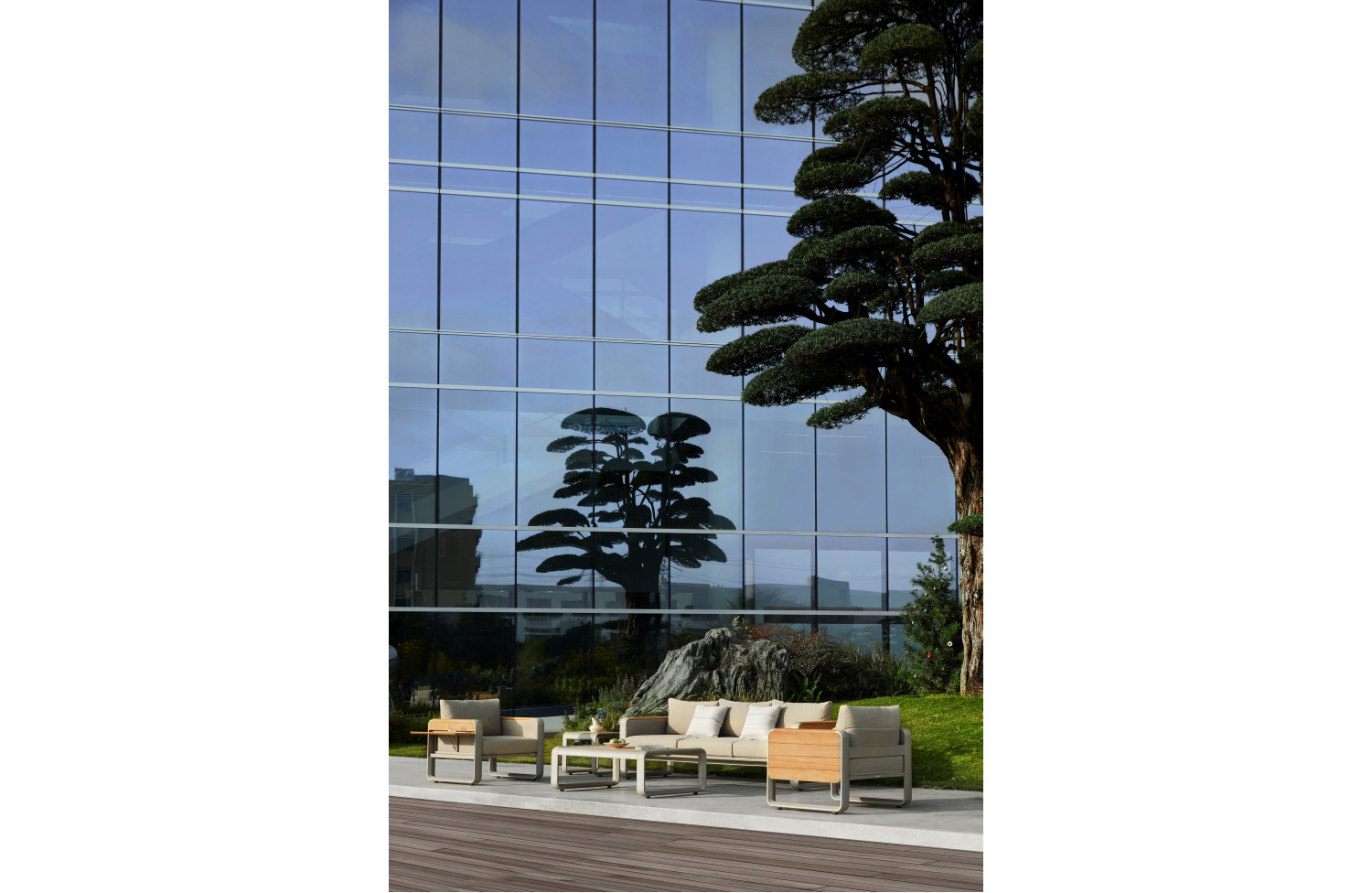 Lounge set (with cushions) HIGOLD NOTTINGHAM 207720 (20772001 (2 pcs) / 20772201 (1 pc) / 20774001 (1 pc) / TAUPE