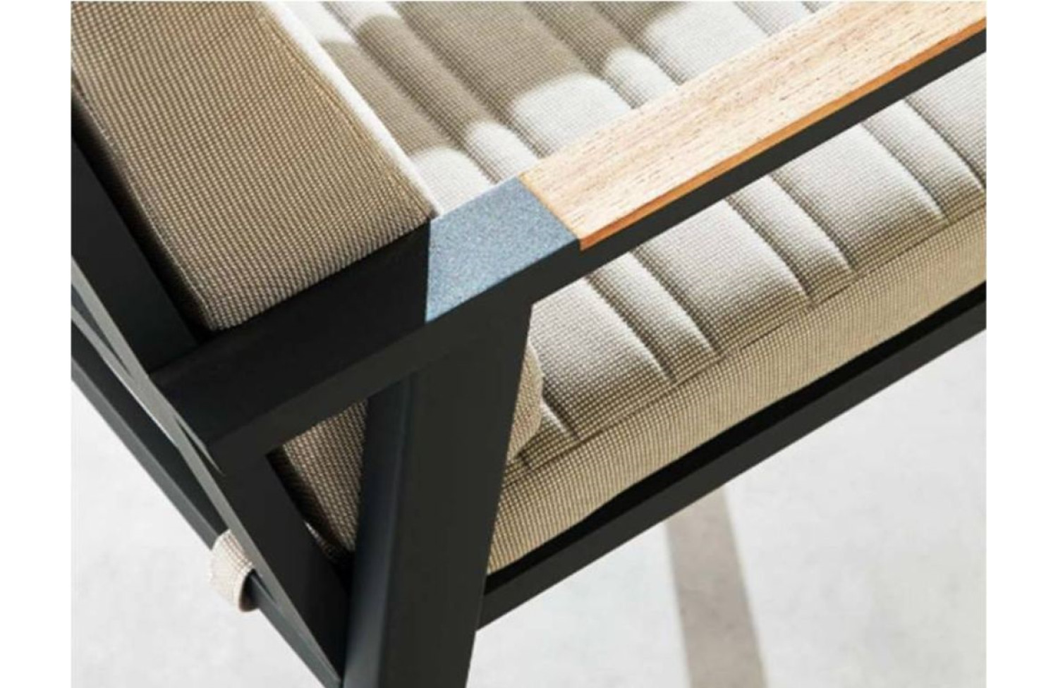 Комплект для відпочинку (з подушками) HIGOLD EMOTI 697720 / ANTHRACITE