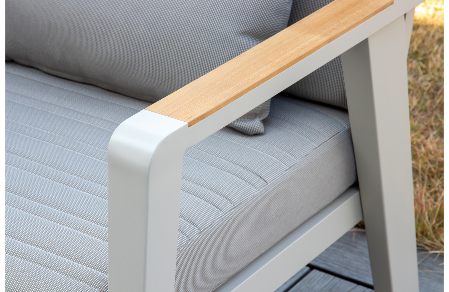 Sofa 3-osobowa (z poduszkami) HIGOLD EMOTI 697742 / TAUPE