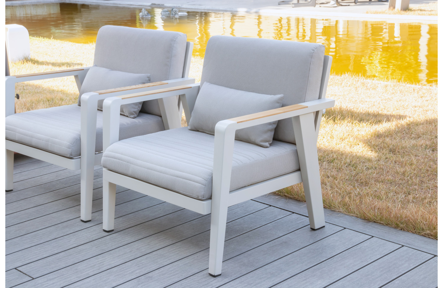 Fotel (z poduszkami) HIGOLD EMOTI 697722 / TAUPE