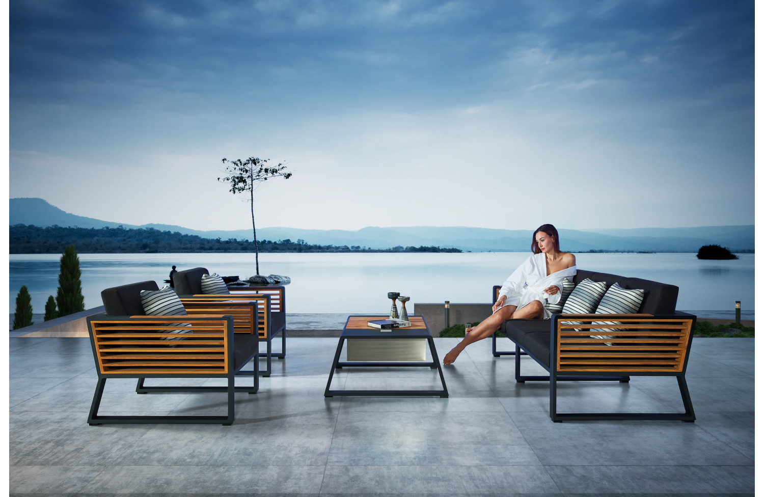 Zestaw wypoczynkowy dla 5 osób (z poduszkami) HIGOLD NEW YORK 204020 / BLACK