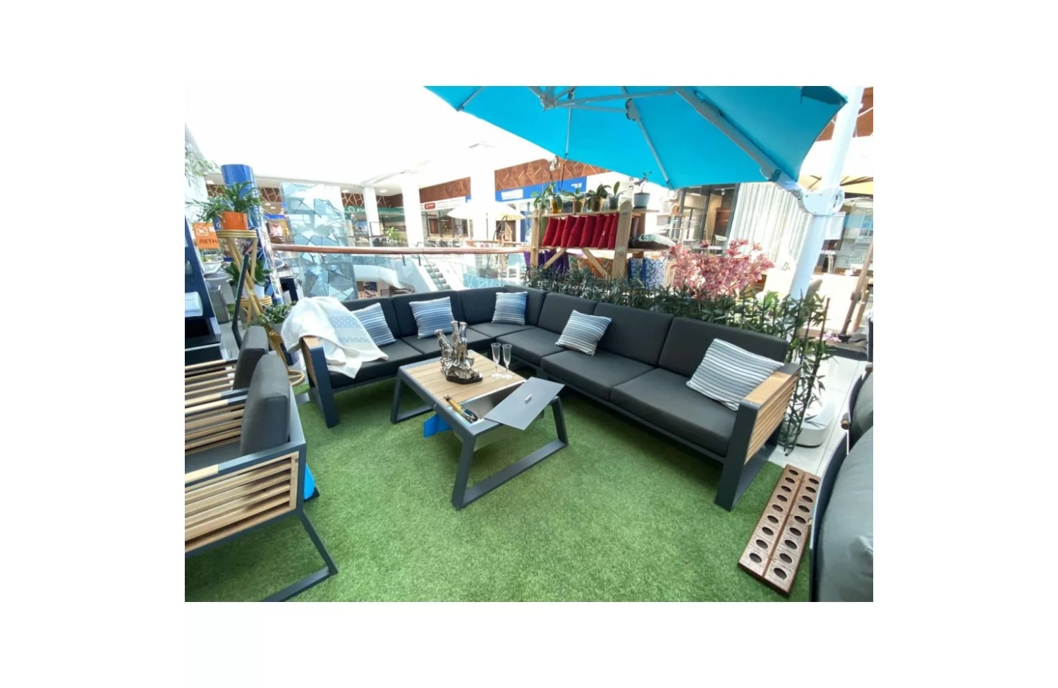 Zestaw narożny dla 5 osób (z poduszkami) HIGOLD NEW YORK 2040610 / BLACK