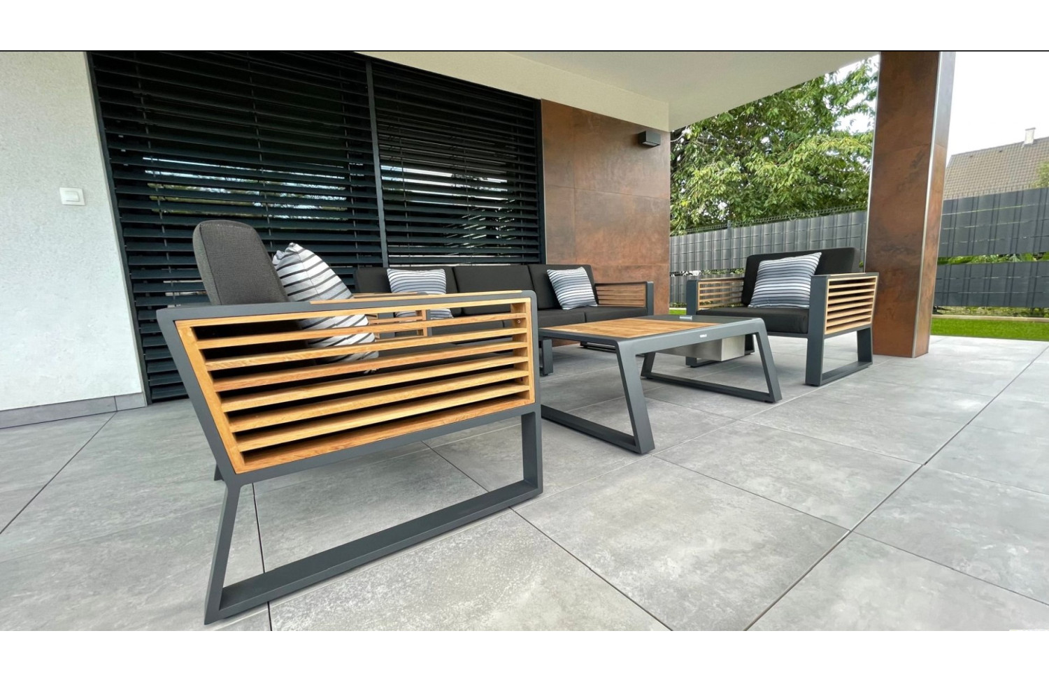 Zestaw narożny dla 5 osób (z poduszkami) HIGOLD NEW YORK 2040610 / BLACK