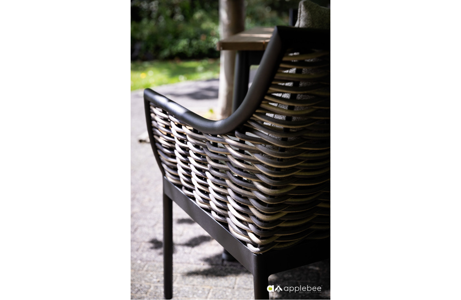 Krzesło z podłokietnikami. (z poduszek) APPLE BEE MILOU 70000034/BLACK