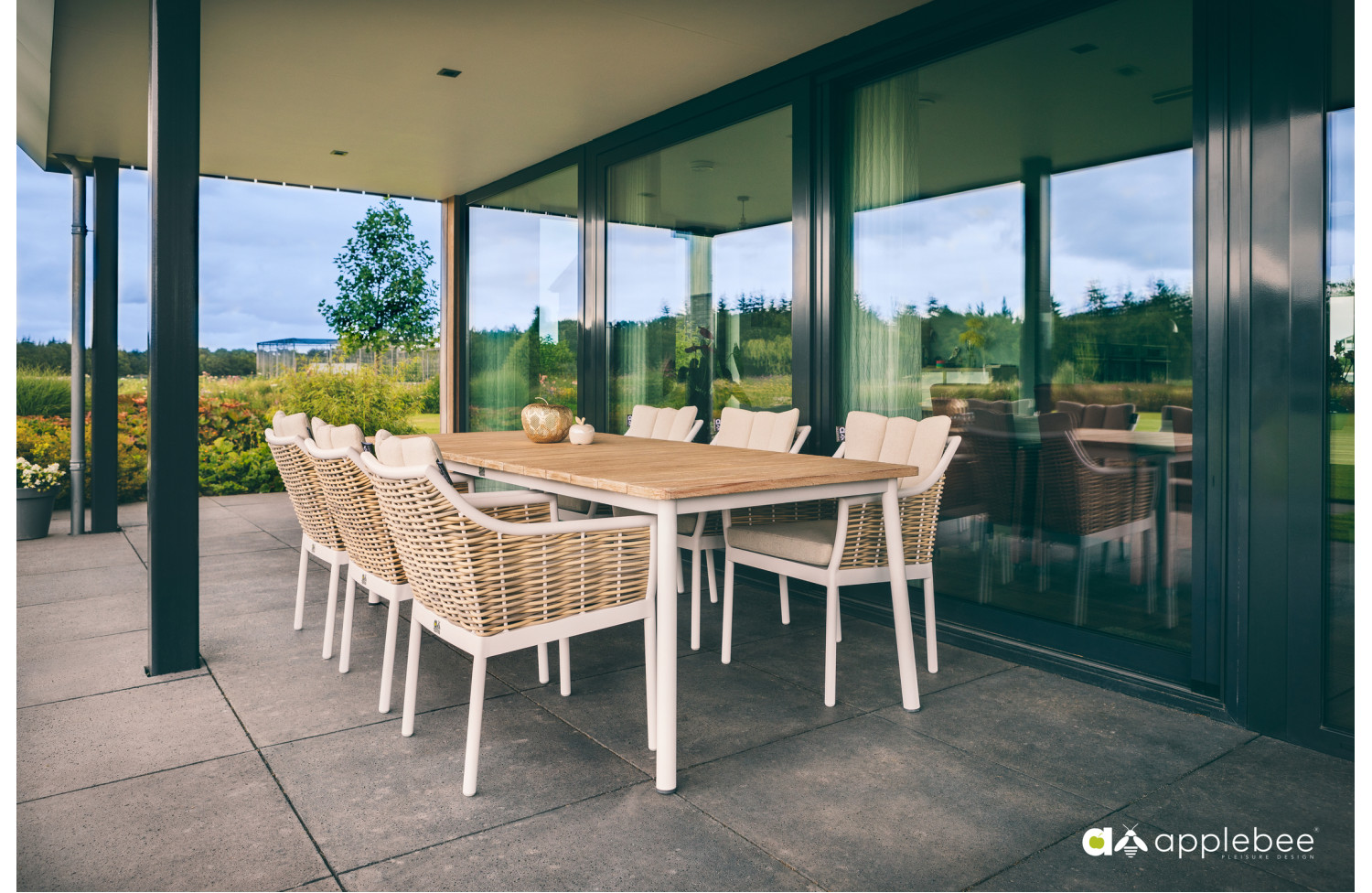 Krzesło z podłokietnikami. (z poduszek) APPLE BEE MILOU 70000661/WHITE