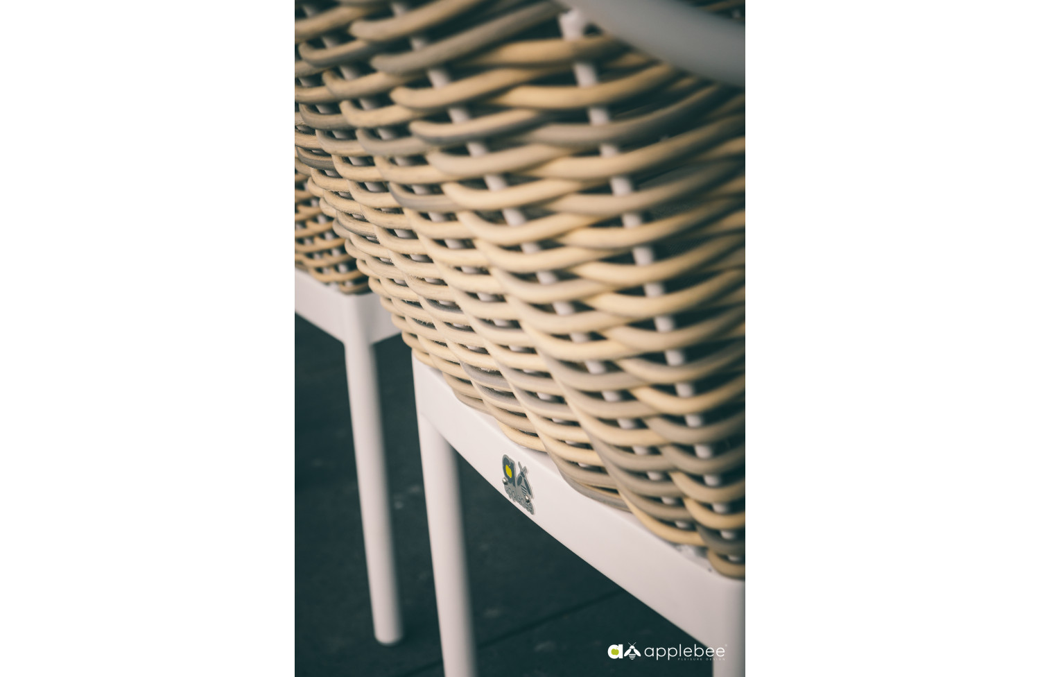 Krzesło z podłokietnikami. (z poduszek) APPLE BEE MILOU 70000661/WHITE