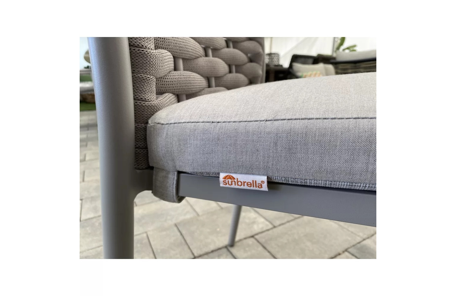 Стілець з підлокітниками (з подушками) COUTURE LOOP 91720150 (172015-HD)