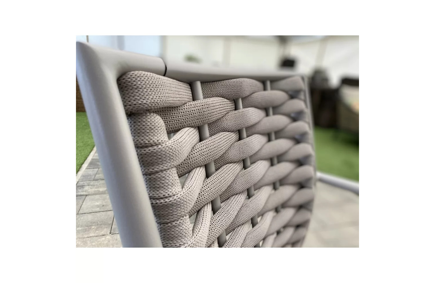 Стілець з підлокітниками (з подушками) COUTURE LOOP 91720150 (172015-HD)