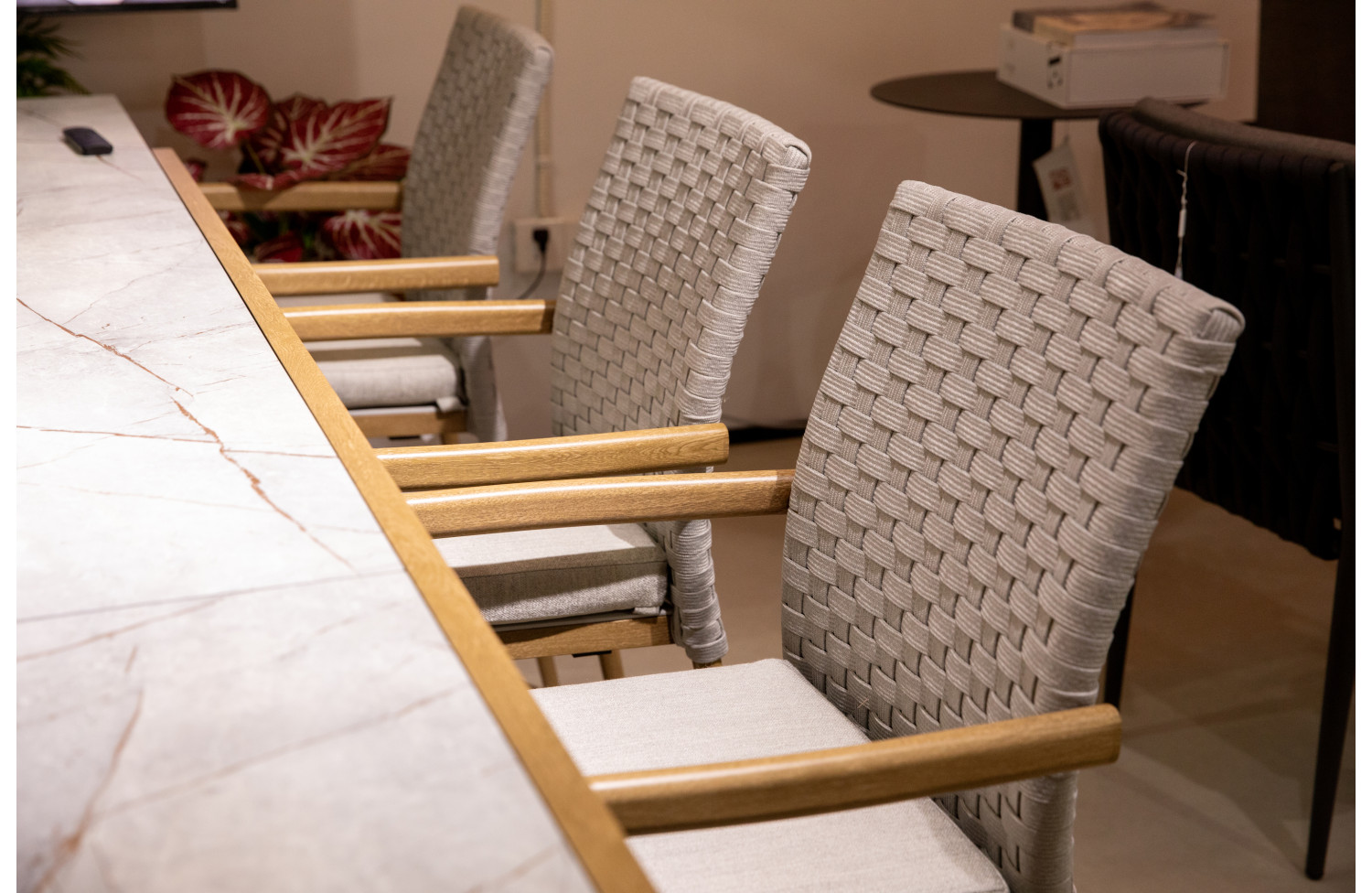 Стілець з підлокітниками (з подушками) COUTURE LOUNGE 92415300 / NATURAL