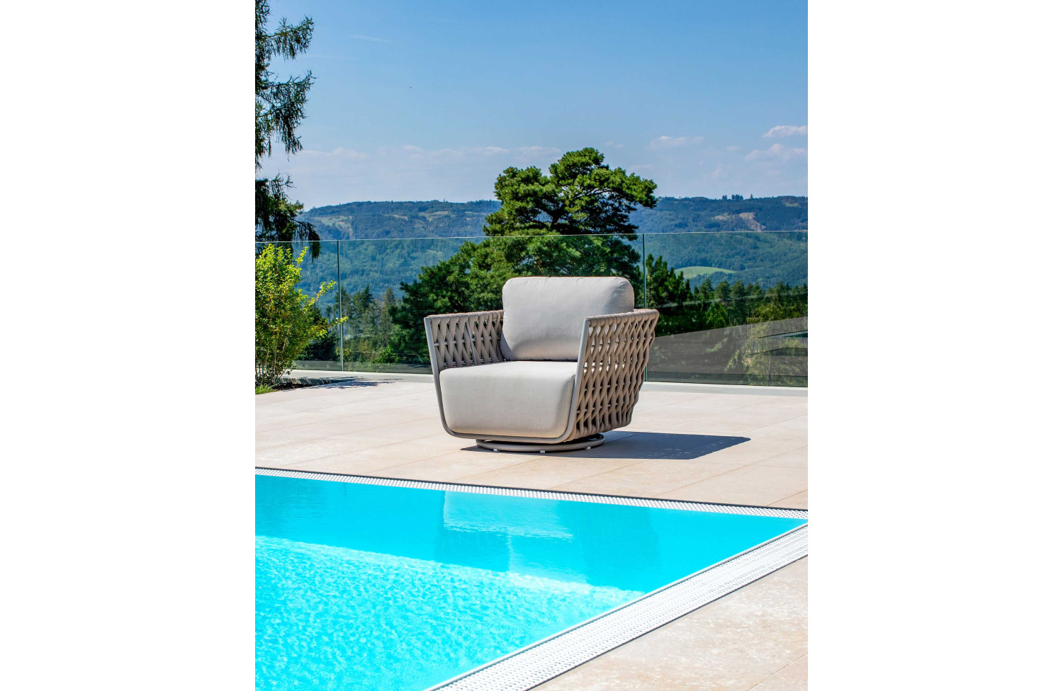 Крісло поворотне (з подушками) COUTURE HUG 91933162 / TAUPE