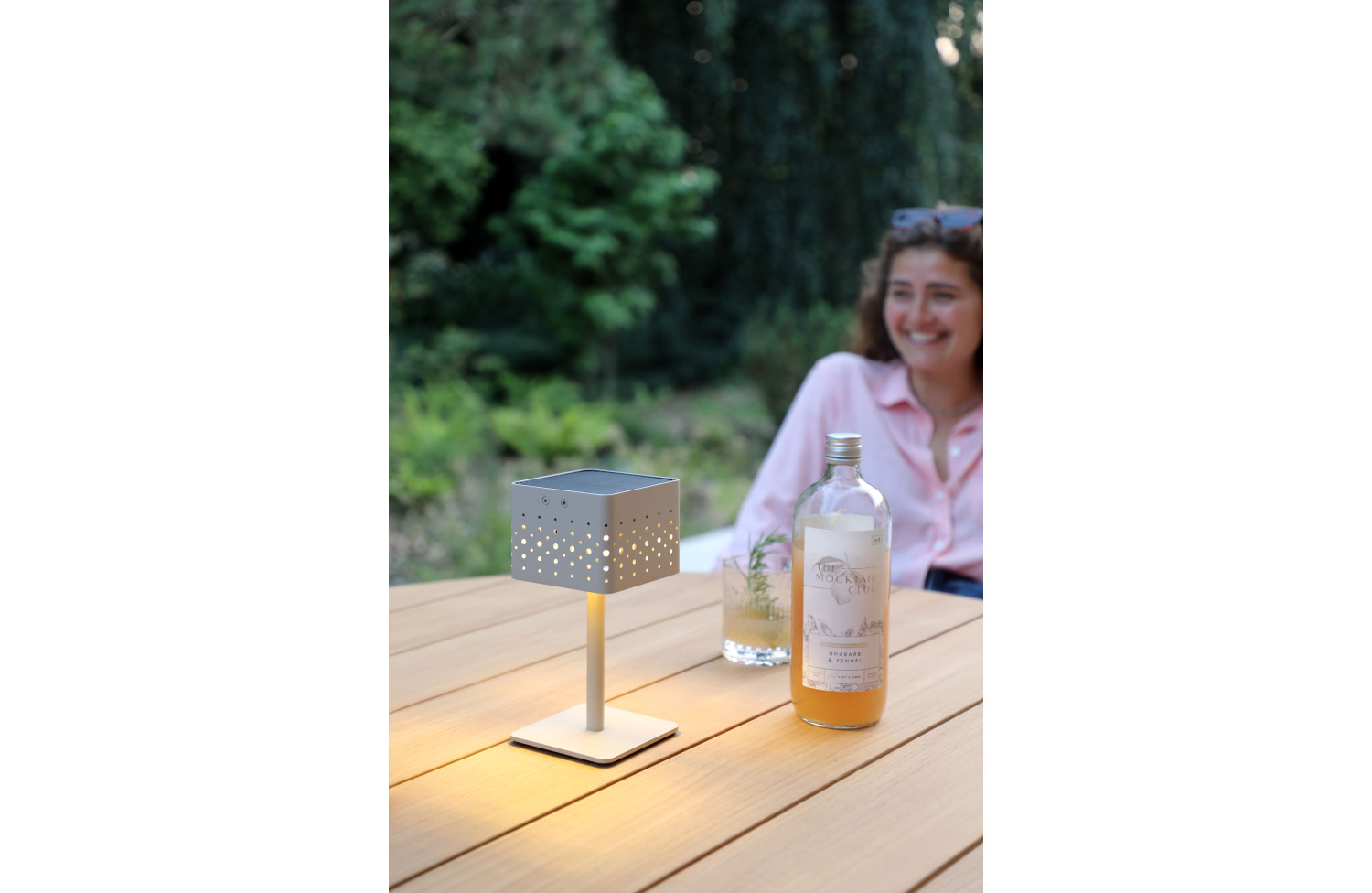 Lampa uliczna solarna (ładowana energią słoneczną) wys. 34.6 cm LAGOM BEAM HIGH Lm 63T / taupe