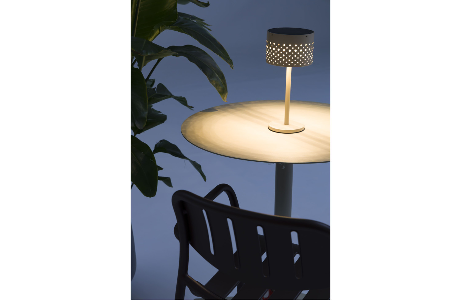 Lampa uliczna solarna (ładowana energią słoneczną) wys,19.5 cm LAGOM BEAM ROUND Lm 78R / BURGUNDY