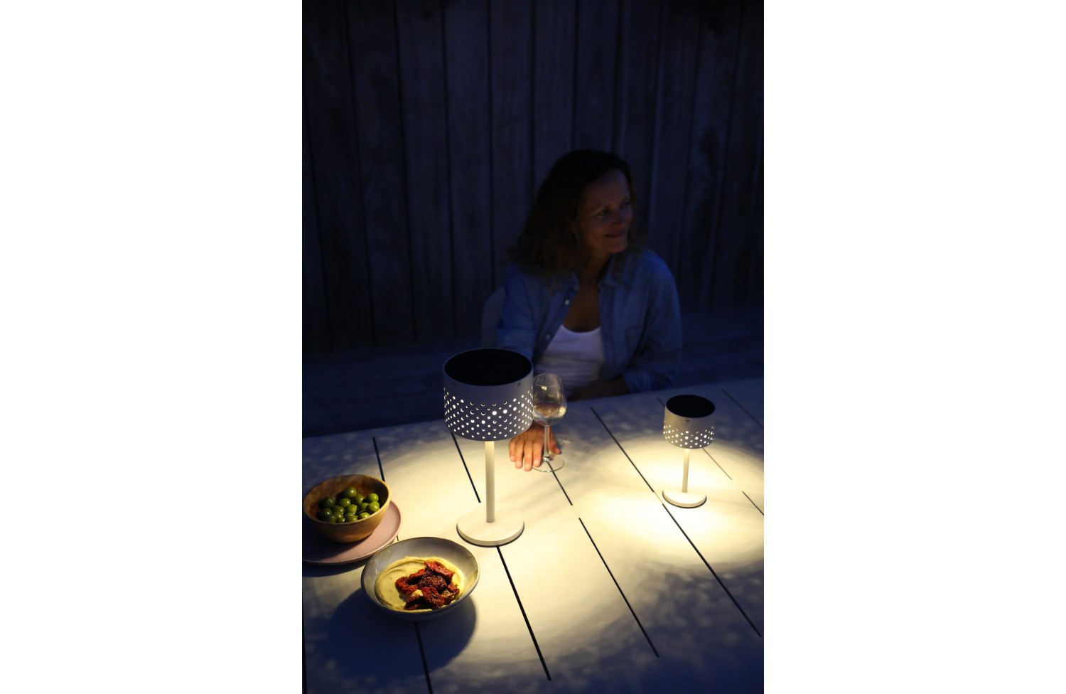 Lampa uliczna solarna (ładowana energią słoneczną) wys.32.5 cm LAGOM BEAM ROUND Lm 79R / BURGUNDY