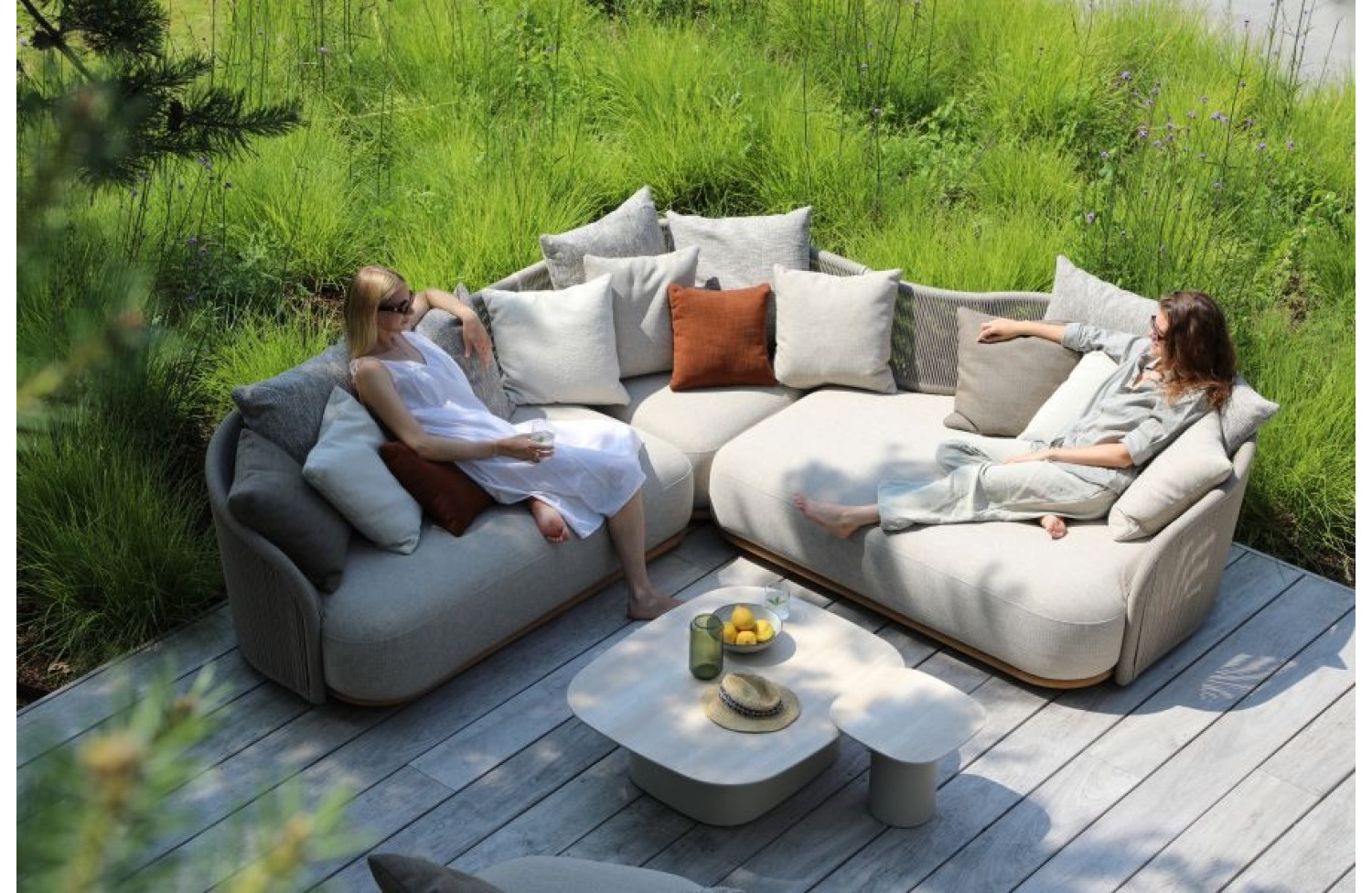 Fotel obrotowy (z poduszkami) + 2 dekor podusz LAGOM WAVE Lm 85T / TAUPE