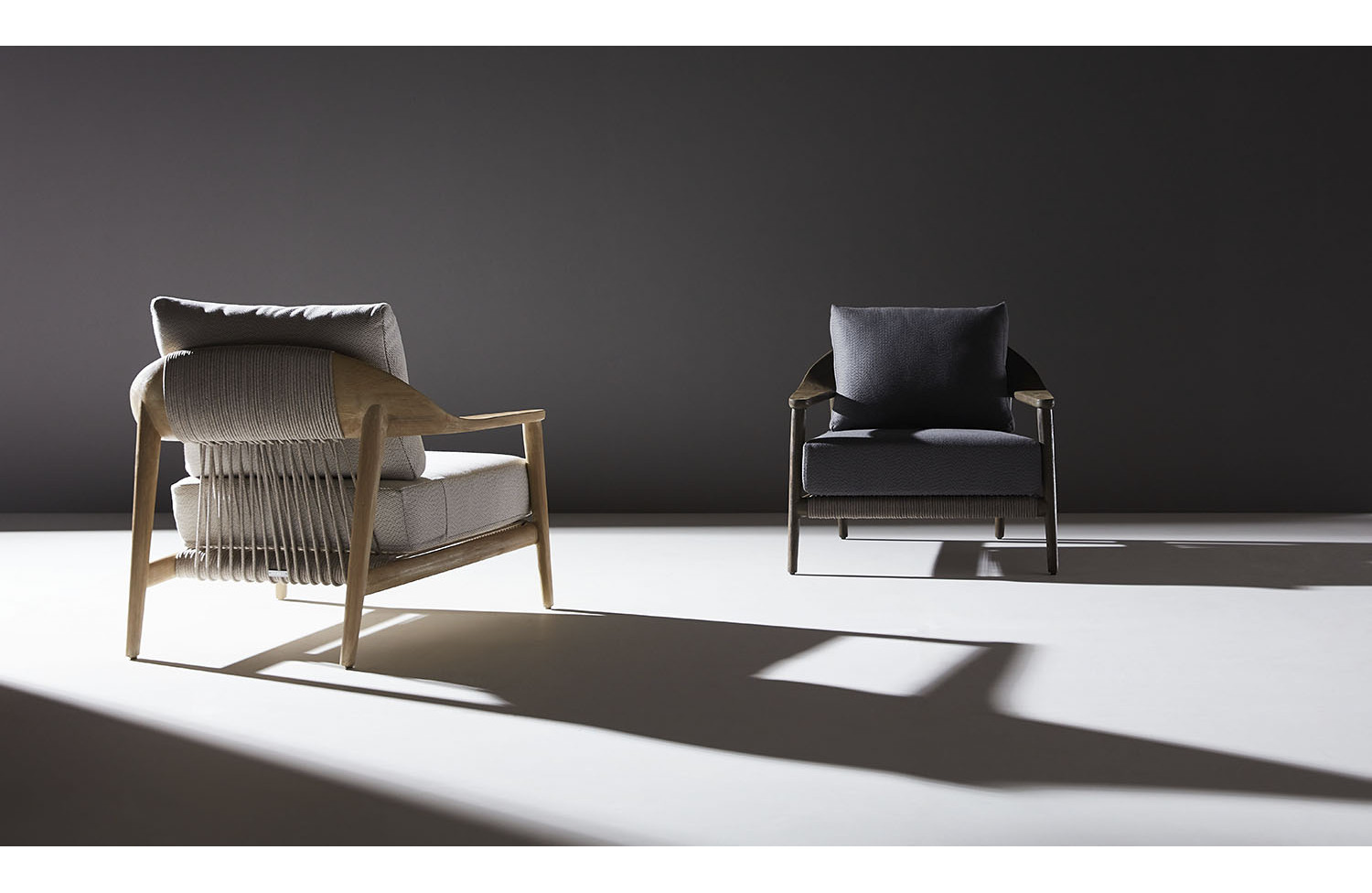 Zestaw wypoczynkowy dla 5 osób (z poduszkami) HIGOLD LEO 206330 / DARK TEAK