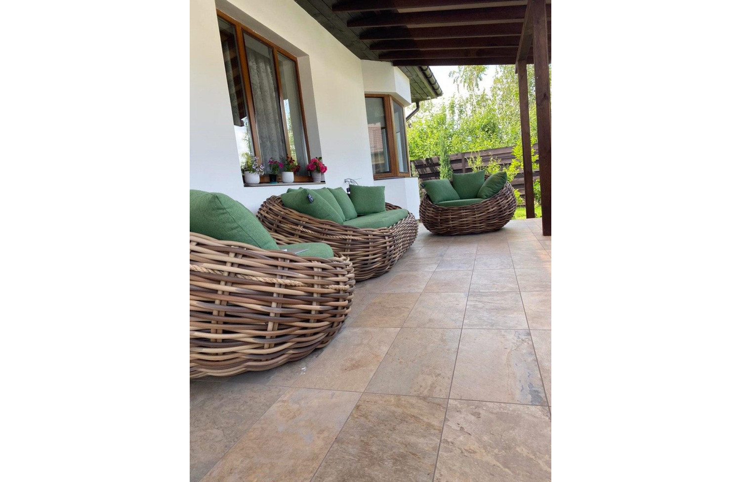 Zestaw wypoczynkowy dla 5 osób (z poduszkami) APPLE BEE COCOON 18011B1-SF (1 szt) / 18011B1-LC (2 szt) / 70001297 (1 szt) /70001296 (1 szt) / 70001295 (1 szt)