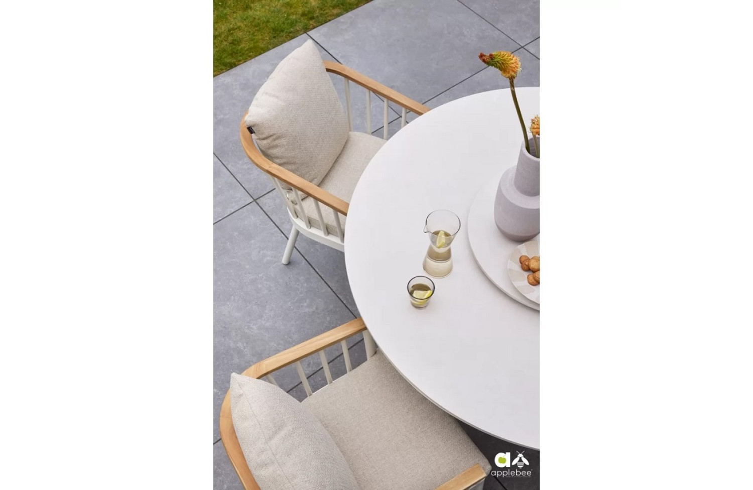 Zestaw do jadalni dla 4 osób (z poduszkami) APPLE BEE MELVILLE & CONDOR OESTER 72000333 (1 szt) / 72000334 (1 szt) / 72000335 (1 szt) / 72000336 (1 szt) / 72000408 (4 szt)