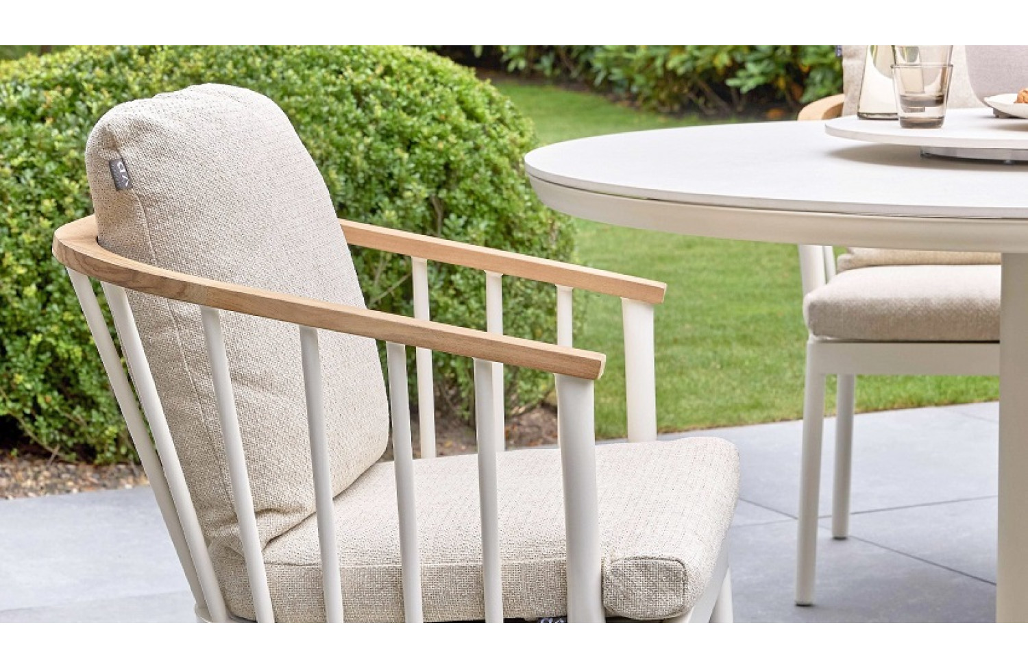 Обідній комплект (з подушками) APPLE BEE MELVILLE & CONDOR 72000333 (1 шт) / 72000334 (1 шт) / 72000335 (1 шт) / 72000336 (1 шт) / 72000408 (4 шт)