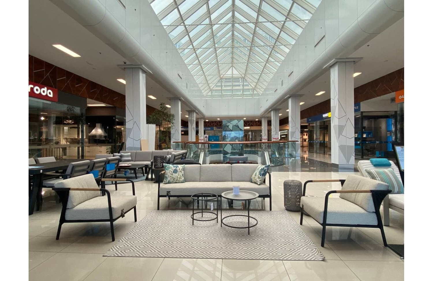 Zestaw wypoczynkowy dla 5 osób (z poduszkami) APPLE BEE ELLE 70001209 (1 szt) / 70001207 (2 szt) / 70001183 (1 zest)