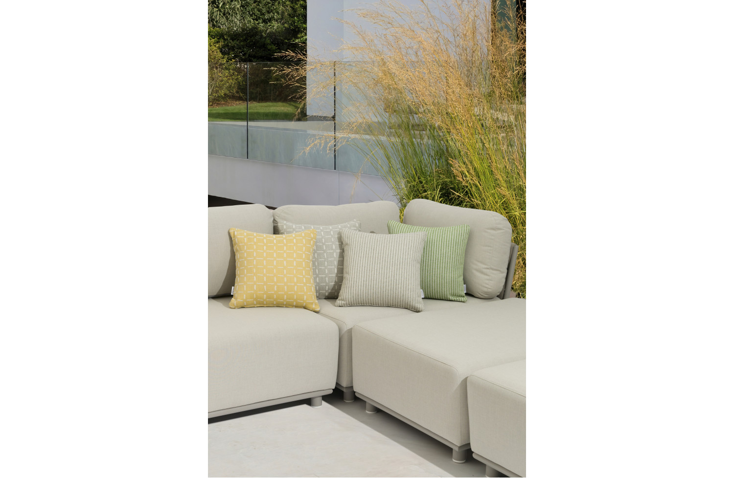 Подушка декоративна 40*40 / світло-сірий COUTURE 92417572