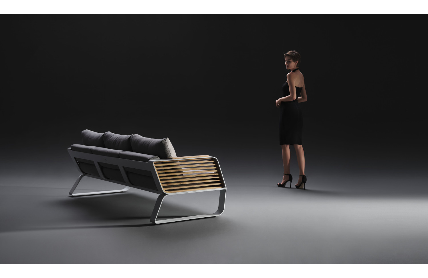 Zestaw wypoczynkowy dla 5 osób (z poduszkami) HIGOLD WING 204930 / WHITE