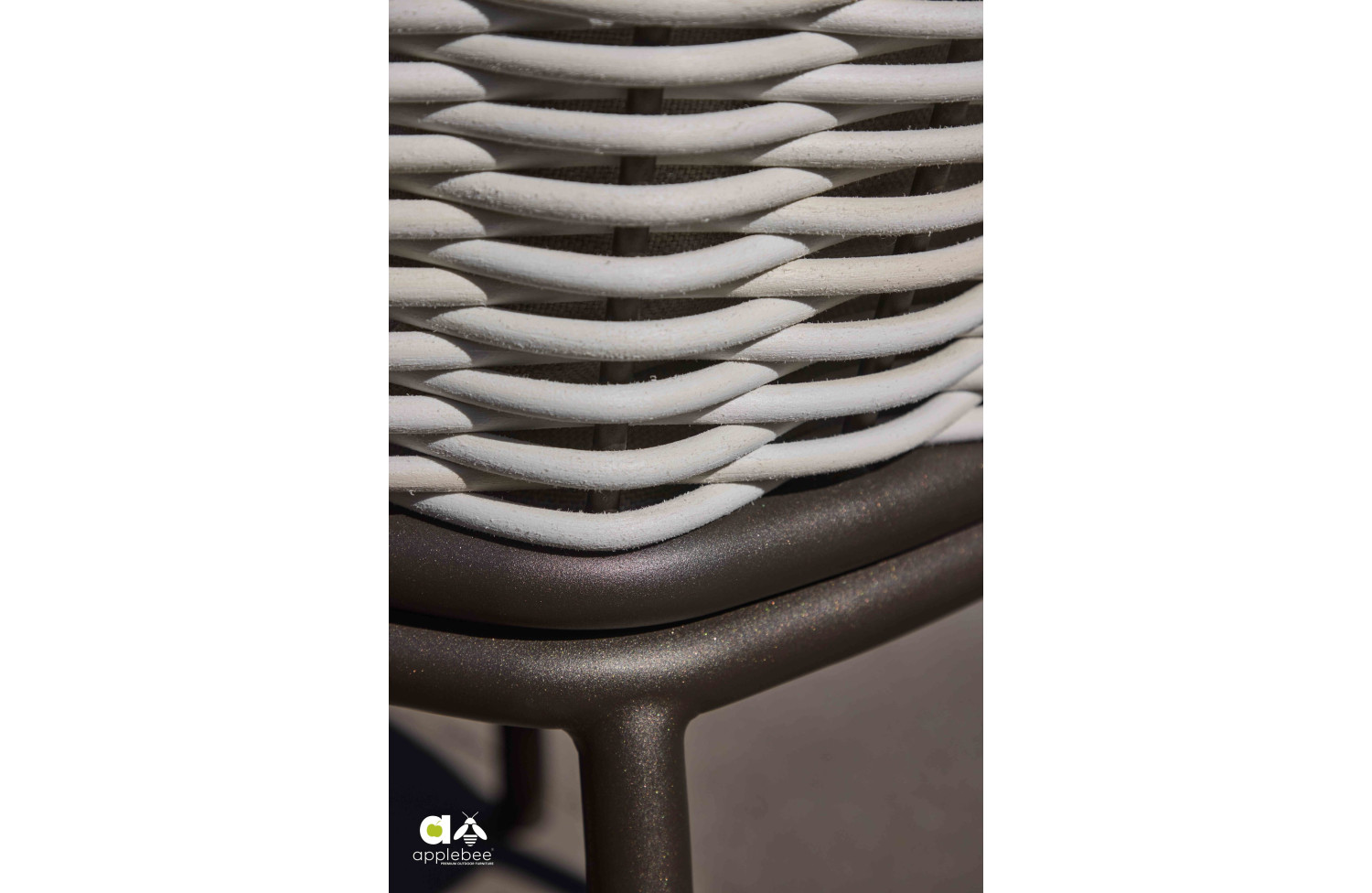 Zestaw do jadalni dla 4 osób (z poduszkami) APPLE BEE MELVILLE & PINE KEY 72000611 (1 szt) / 72000612 (1 szt) / 72000613 (1 szt) / 72000336 (1 szt) / 72000651 (4 szt) / BRONZE