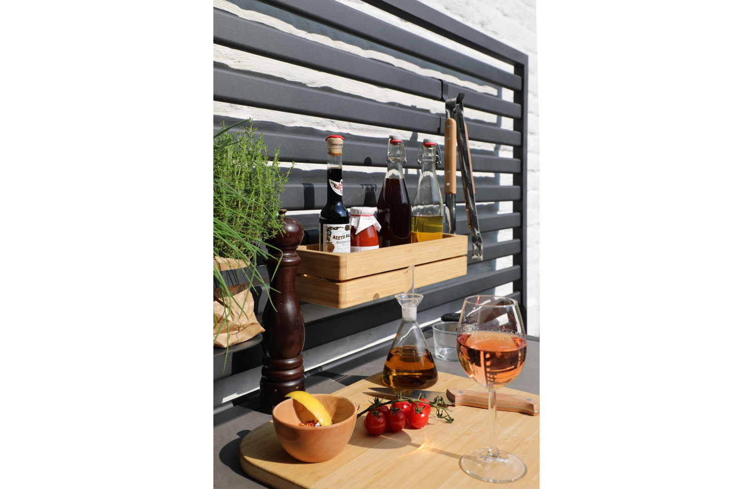 Outdoor Kitchen (wall / sink and tap / 2 wooden shelves / 2 alu shelves / cutting board + 2 solar lamps + 8 single hooks + 2 drawers) / MATERA MT 01G / ANTRACITE
