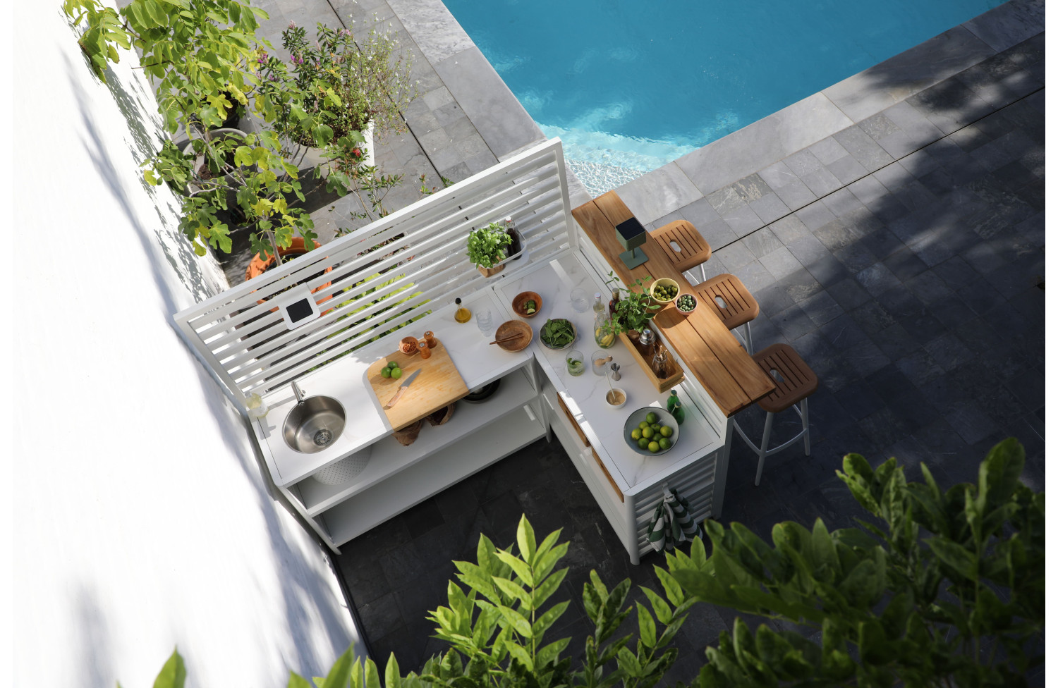 Outdoor Kitchen(wall / sink and tap / 2 wooden shelves./2 alu shelves / cutting board / +2 solar lamps /+ 8 single hooks / +2 drawersі) / MATERA MT 01T / TAUPE