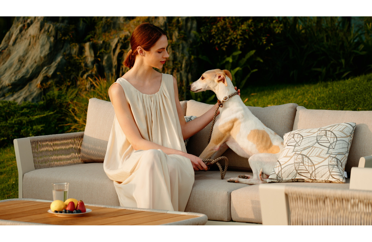 Zestaw wypoczynkowy dla 5 osób (z poduszkami) HIGOLD BORROMEO 205420 / TAUPE