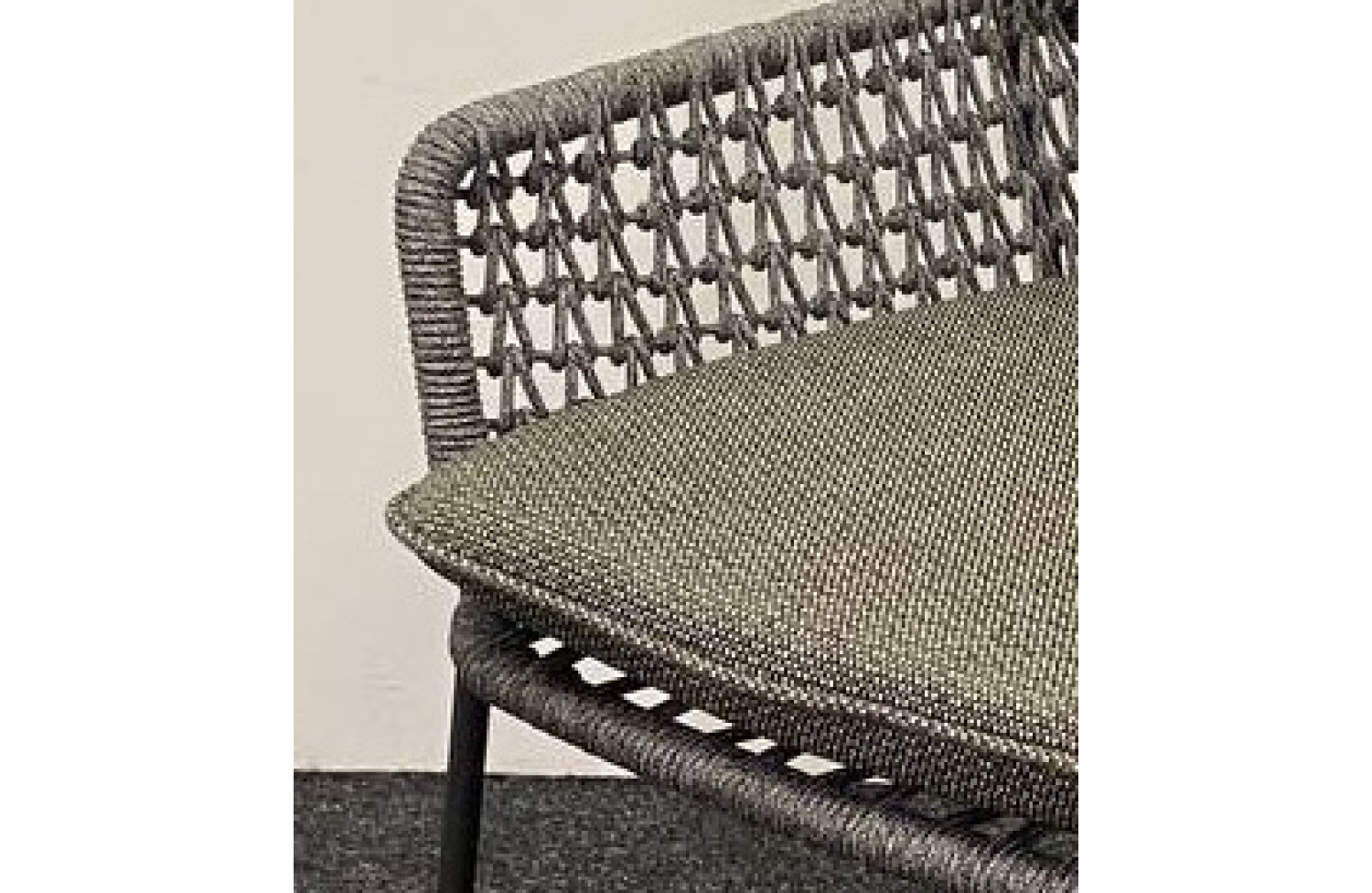 Krzesło z podłokietnikami (z poduszkami) SKANDI SK 30G / ANTHRACITE