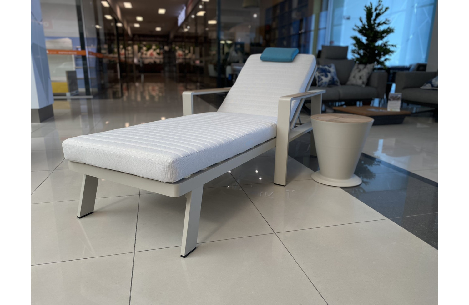 Шезлонг (з подушками) HIGOLD NOFI 680151 / TAUPE