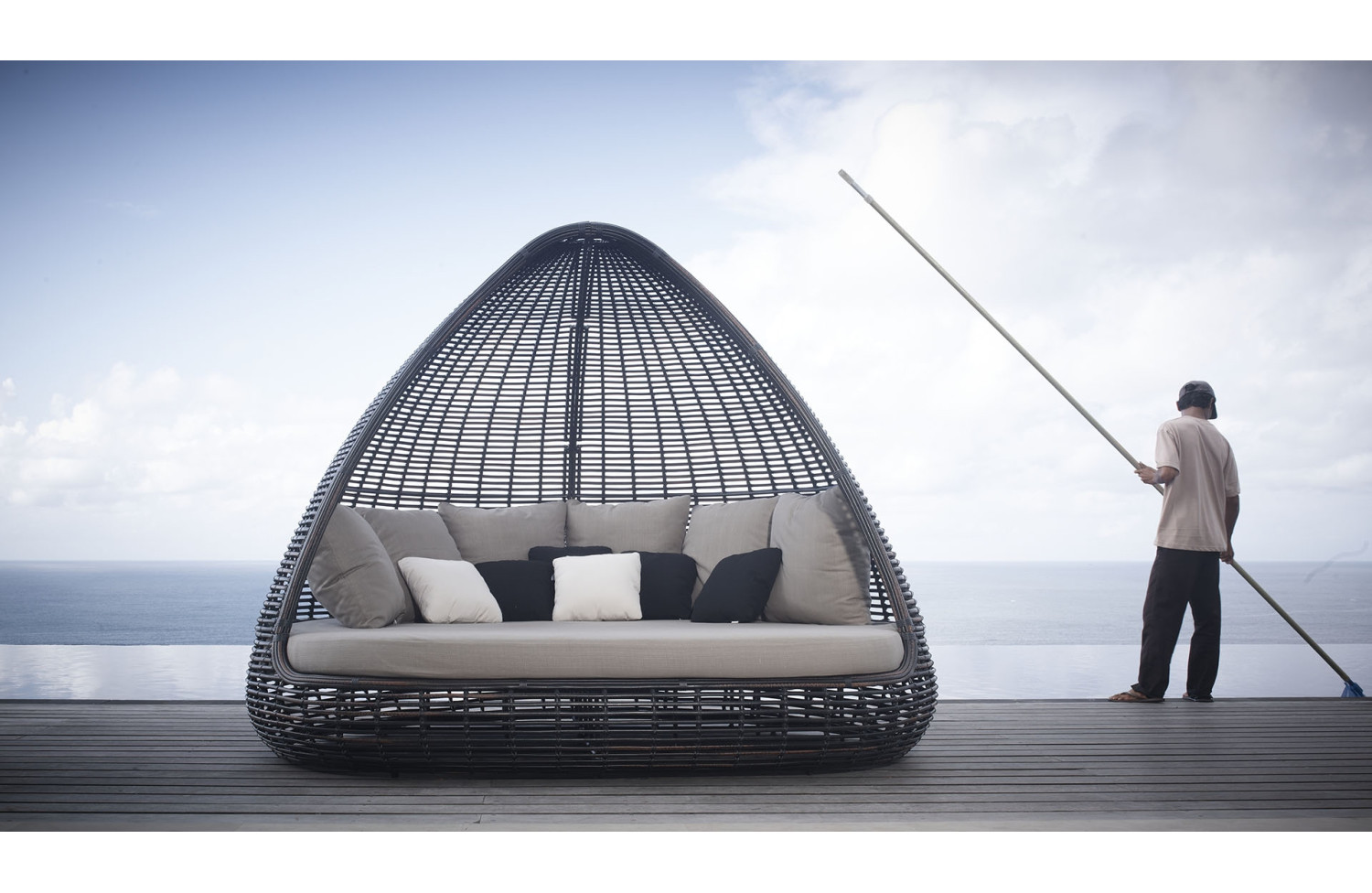 Літне ліжко 2,5*2,15 (з подушкой + 6 декоратiвних .подушок) SKYLINE DESIGN , SHADE 2973