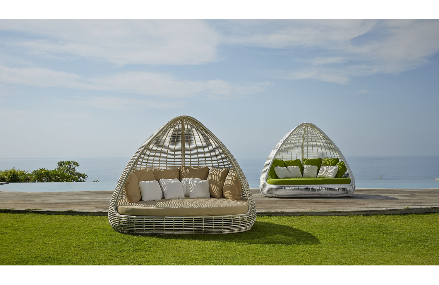 Sofa-bed (with cushions + 7 decorative pillows) / large SKYLINE DESIGN , SHADE 2973