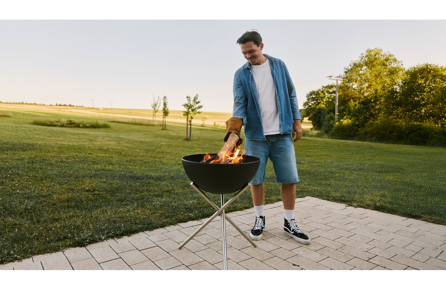 Fire bowl with tripod HOFATS BOWL 57 00250