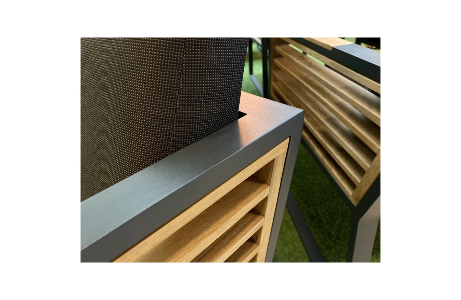 Sunlouger (with cushions) HIGOLD NEW YORK 204051 / BLACK